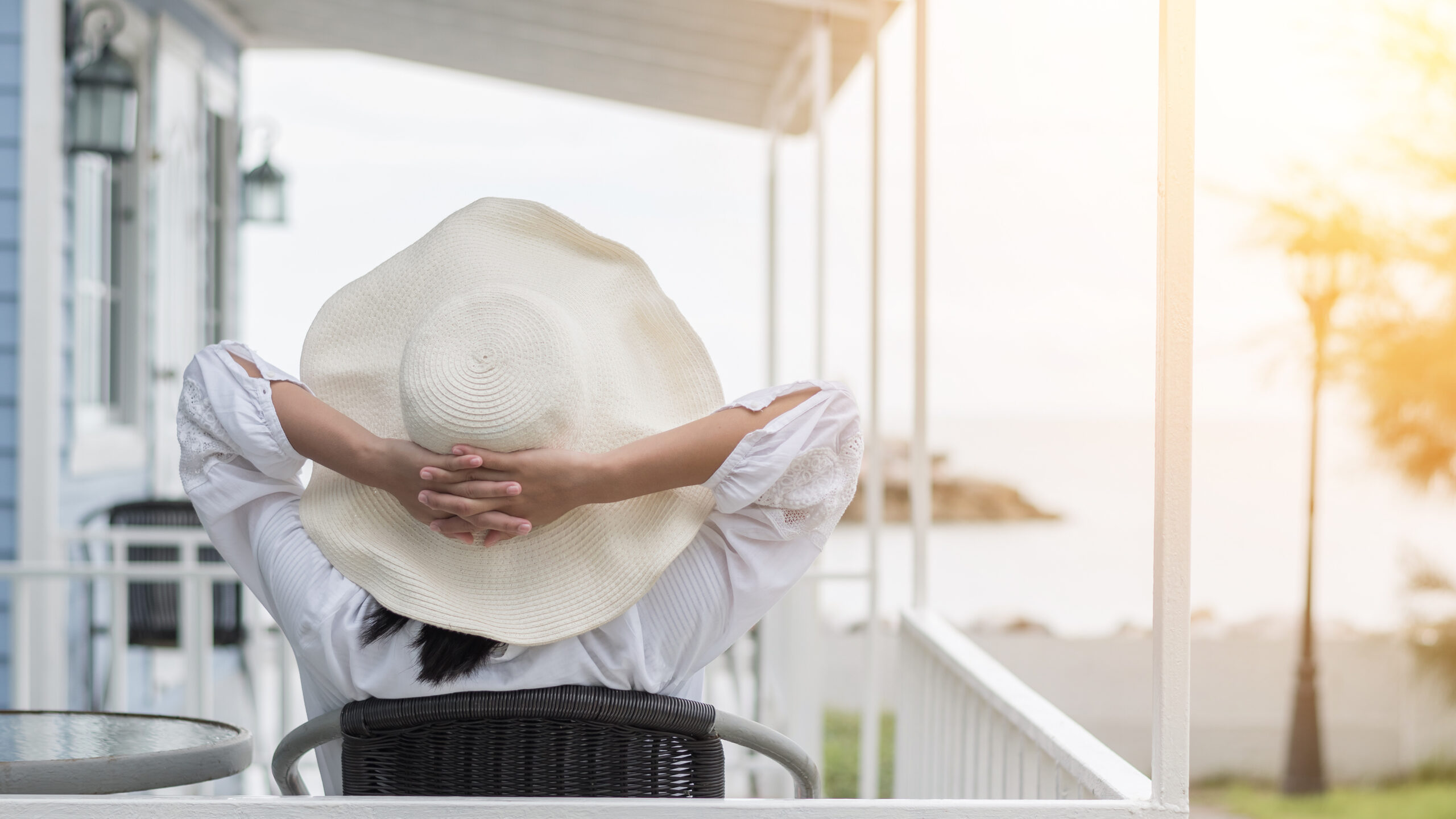 Stay Shady – 4 Ways To Protect Plastic Surgery Results From The Sun